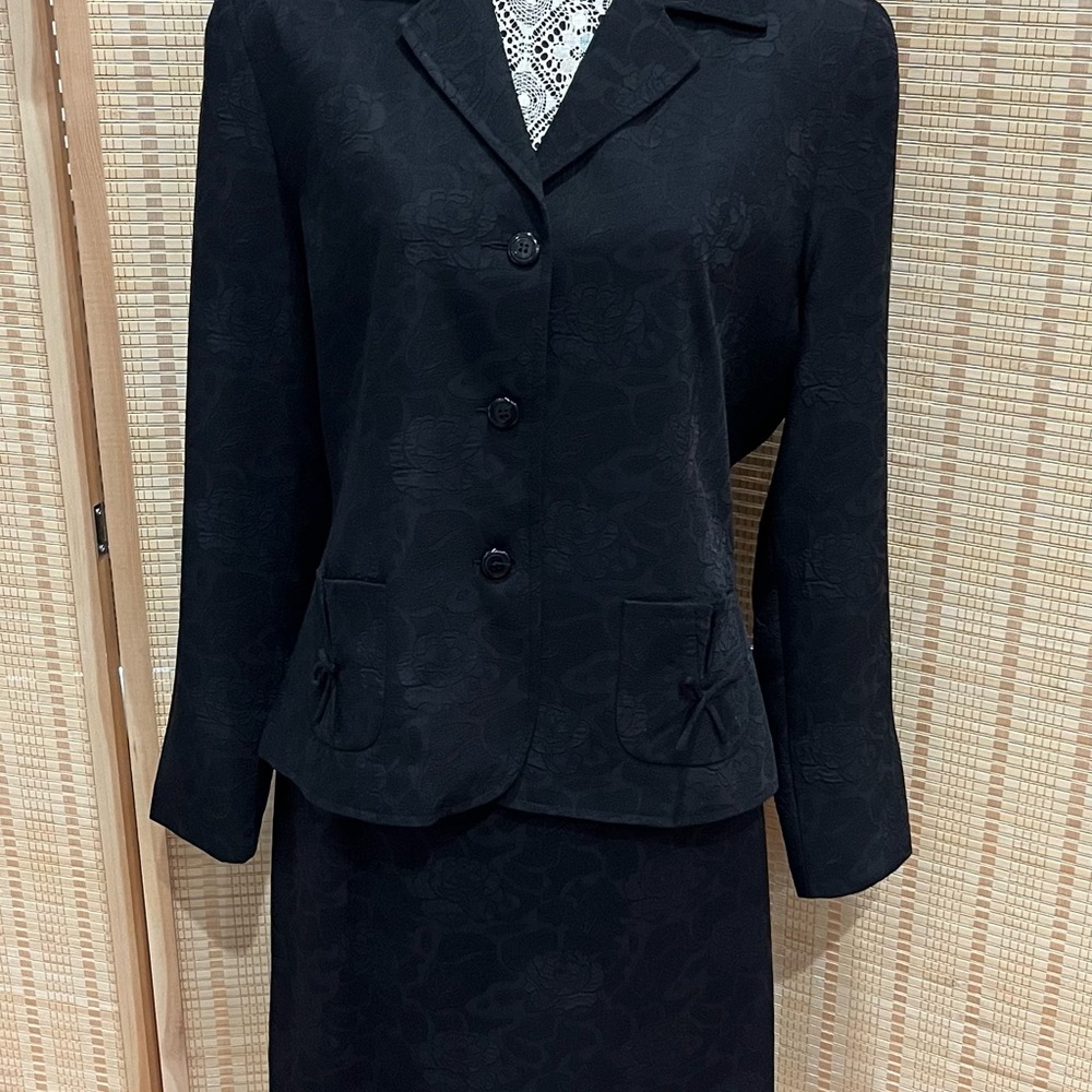 Elegant Black Women's Suit